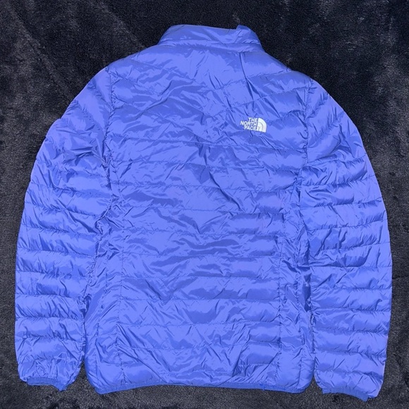 -Vintage North Face Blue Puffer Jacket
-Size Small - Picture 3 of 7